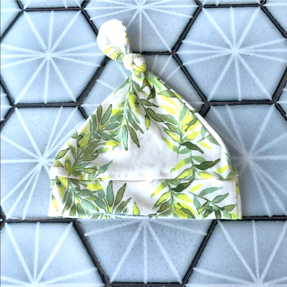 Infant Leaf Top Knot Hat